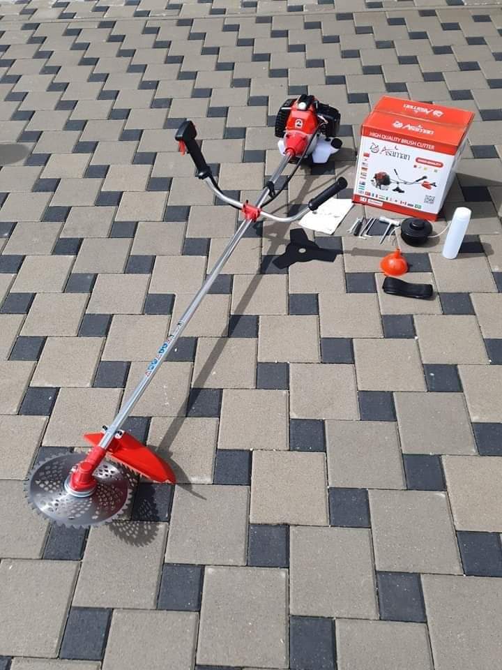 BENZINSKI TRIMER 5,2hp